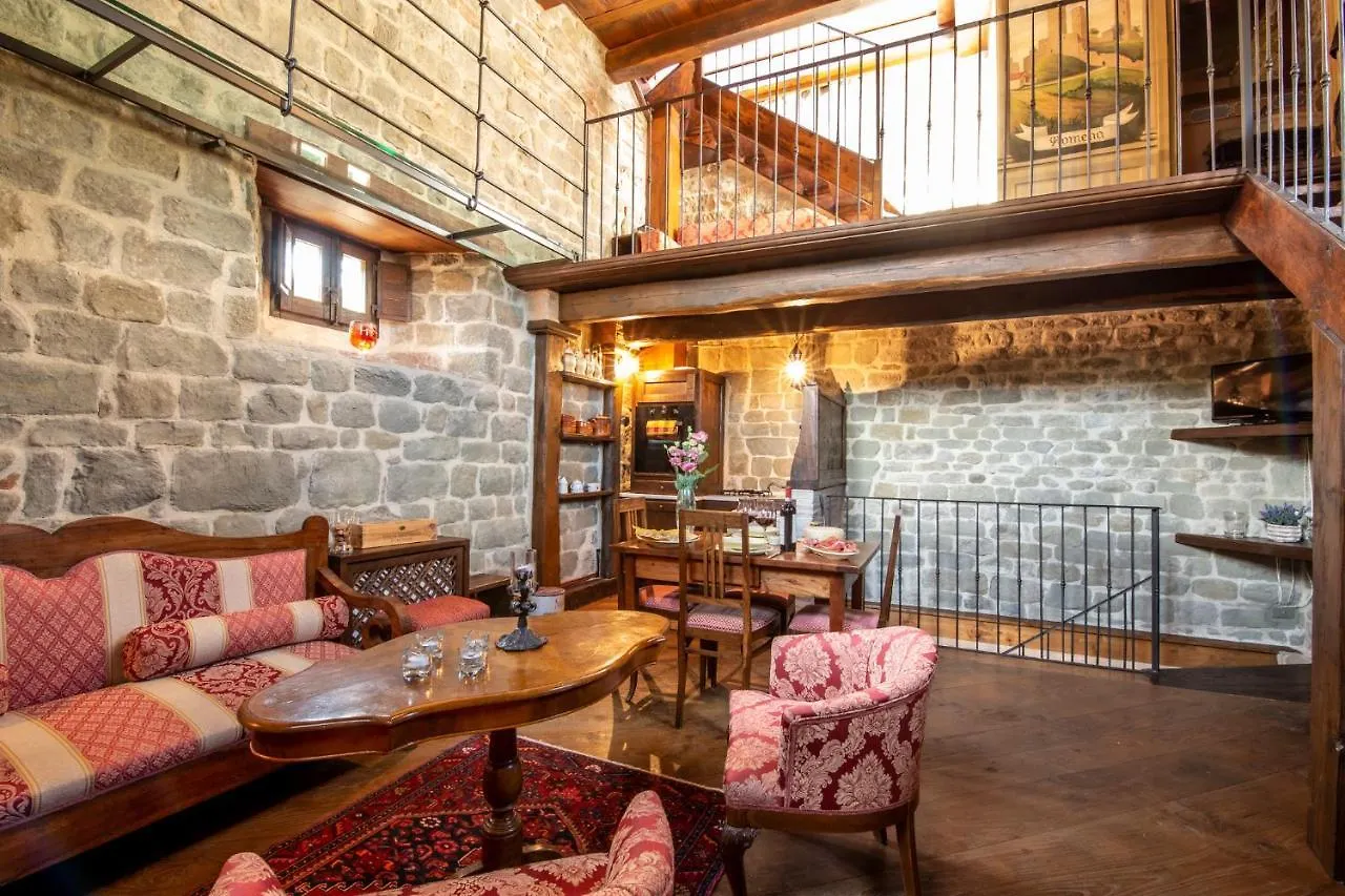 Medieval Tower Lungarno Your Wedding In Tuscany 프라토베키오 0*,  이탈리아